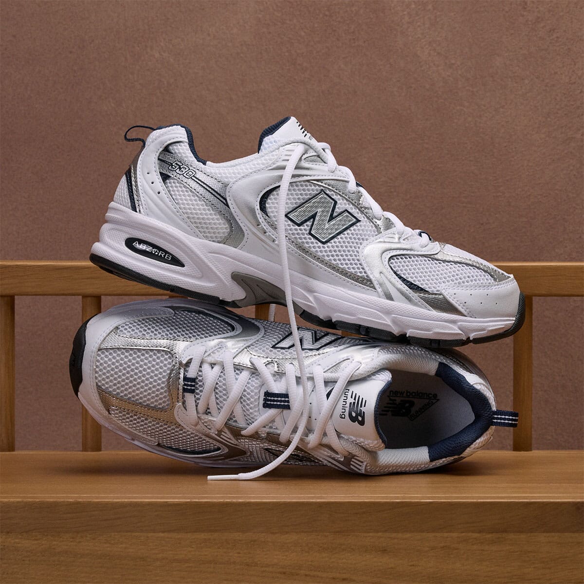 New Balance 530 ホワイト 25cm New Balance Men's 530 Athletic Shoes - White | elliottsboots